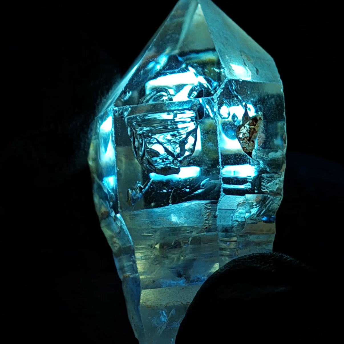 Raw Minerals & Mineral Specimens