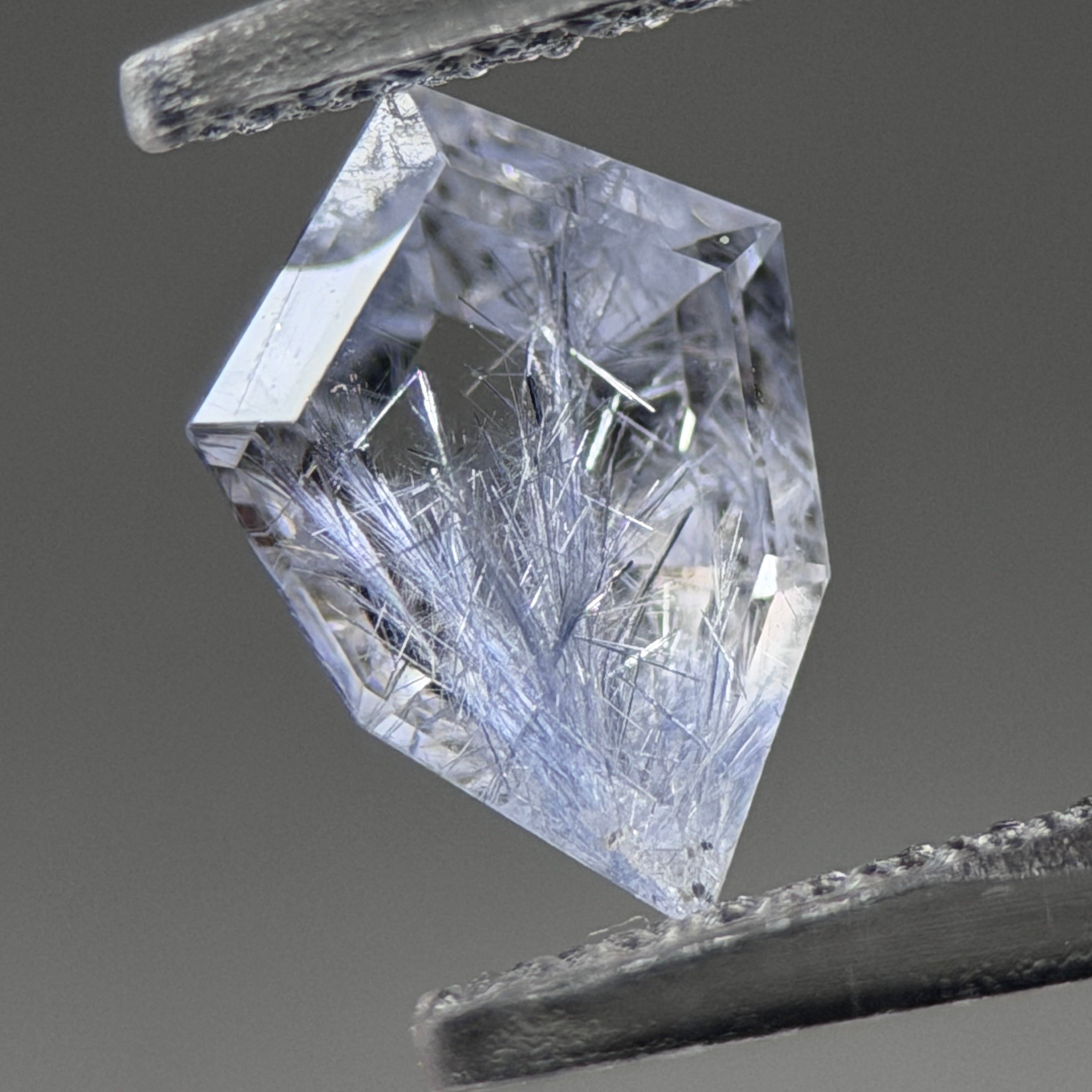 dumortierite in gem