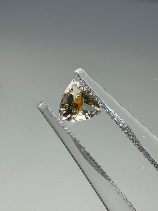 0.23 ct Trillion Cut Petroleum Quartz with Enhydro Moving Bubble – Madagascar (4.6 mm)