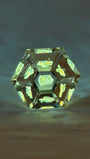 天然石油水晶 – 0.30 克拉六角形切割（4.3 x 4.2 毫米）– 螢光石油包裹體