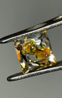 天然石油水晶 – 0.30 克拉 四邊形切割（3.7 x 3.7 毫米）– 金色流體內含物