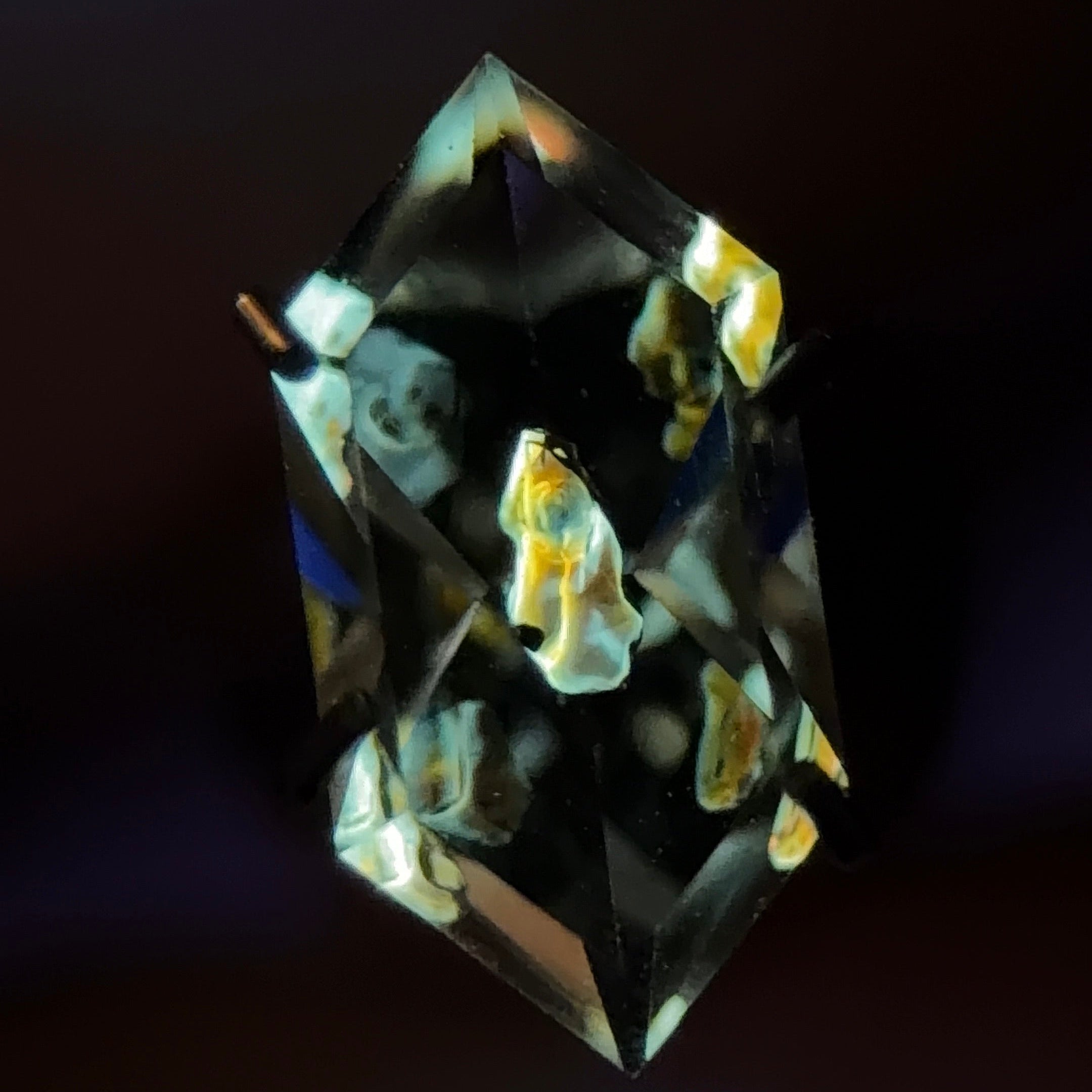 Natural Petroleum Quartz – 0.76 ct Hexagon Cut (4.6 x 9.4 mm) – Fluid Inclusion with Moving Bubble