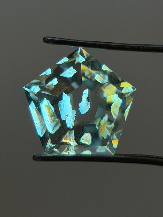 1.17 ct Pentagon Cut Petroleum Quartz with Enhydro Moving Bubble – Madagascar