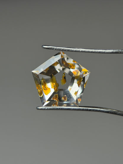 1.17 ct Pentagon Cut Petroleum Quartz with Enhydro Moving Bubble – Madagascar