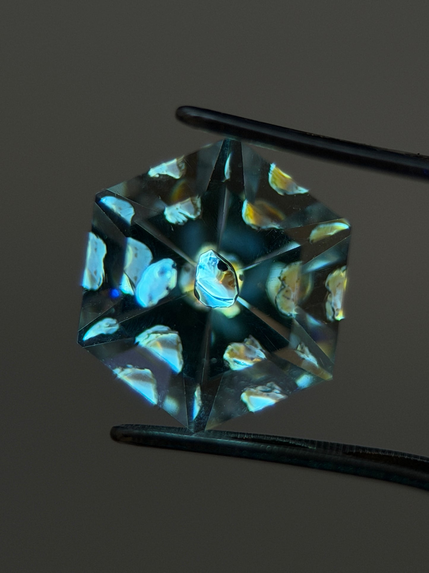 2.03 ct Hexagon Cut Petroleum Quartz with Enhydro Moving Bubble – Madagascar