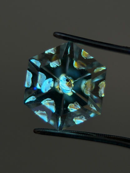 2.03 ct Hexagon Cut Petroleum Quartz with Enhydro Moving Bubble – Madagascar