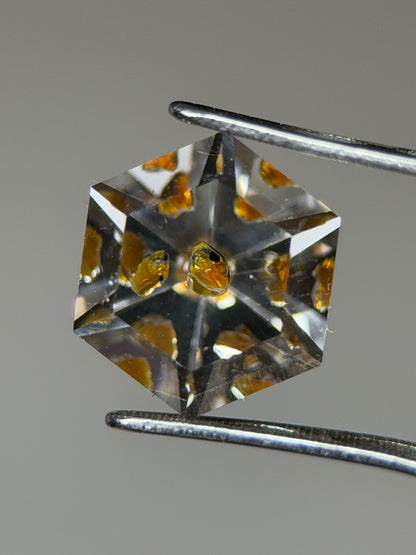 2.03 ct Hexagon Cut Petroleum Quartz with Enhydro Moving Bubble – Madagascar