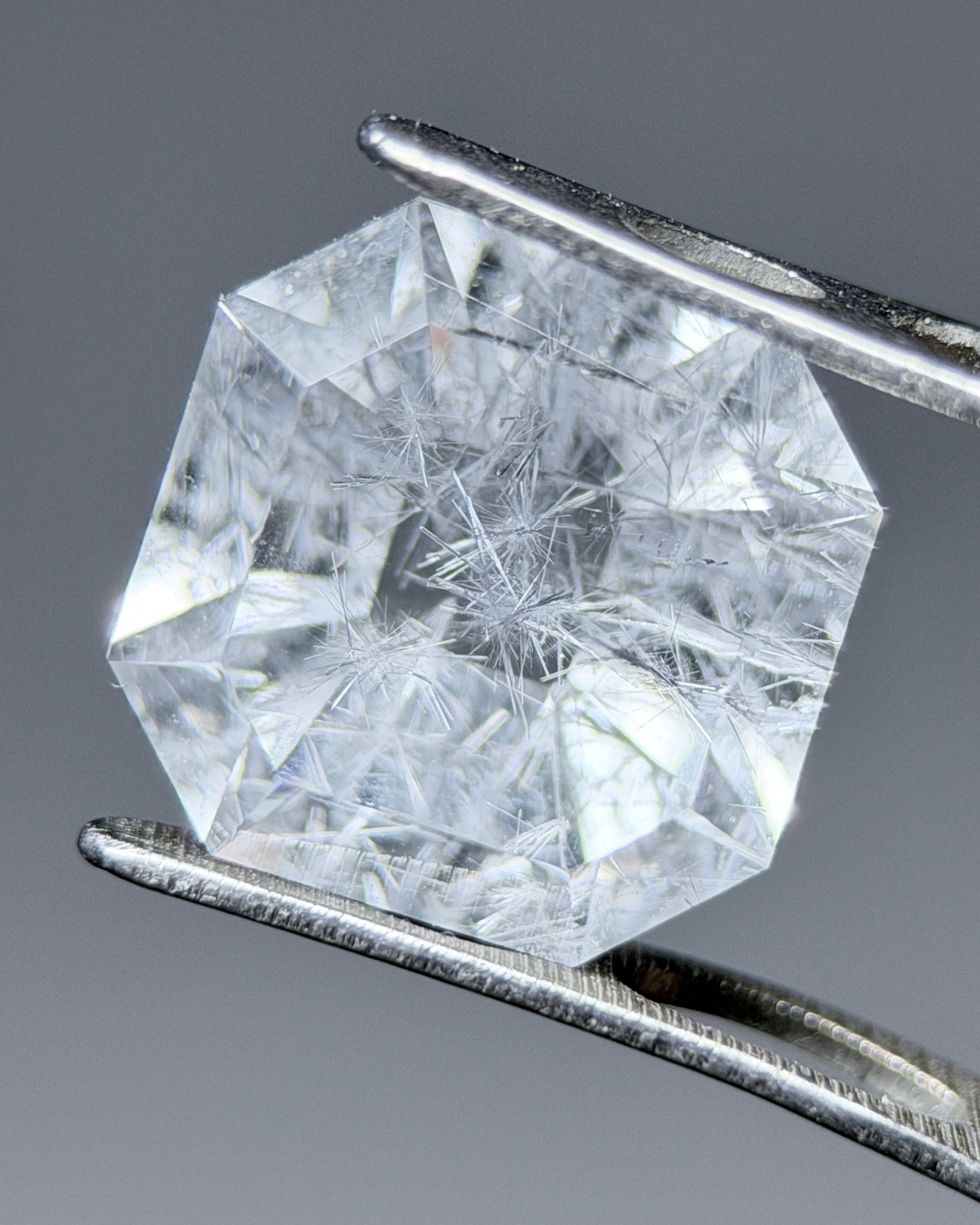 天然藍線石水晶 – 2.38 克拉八角形切割（8 x 8 毫米）– 雪花包裹體