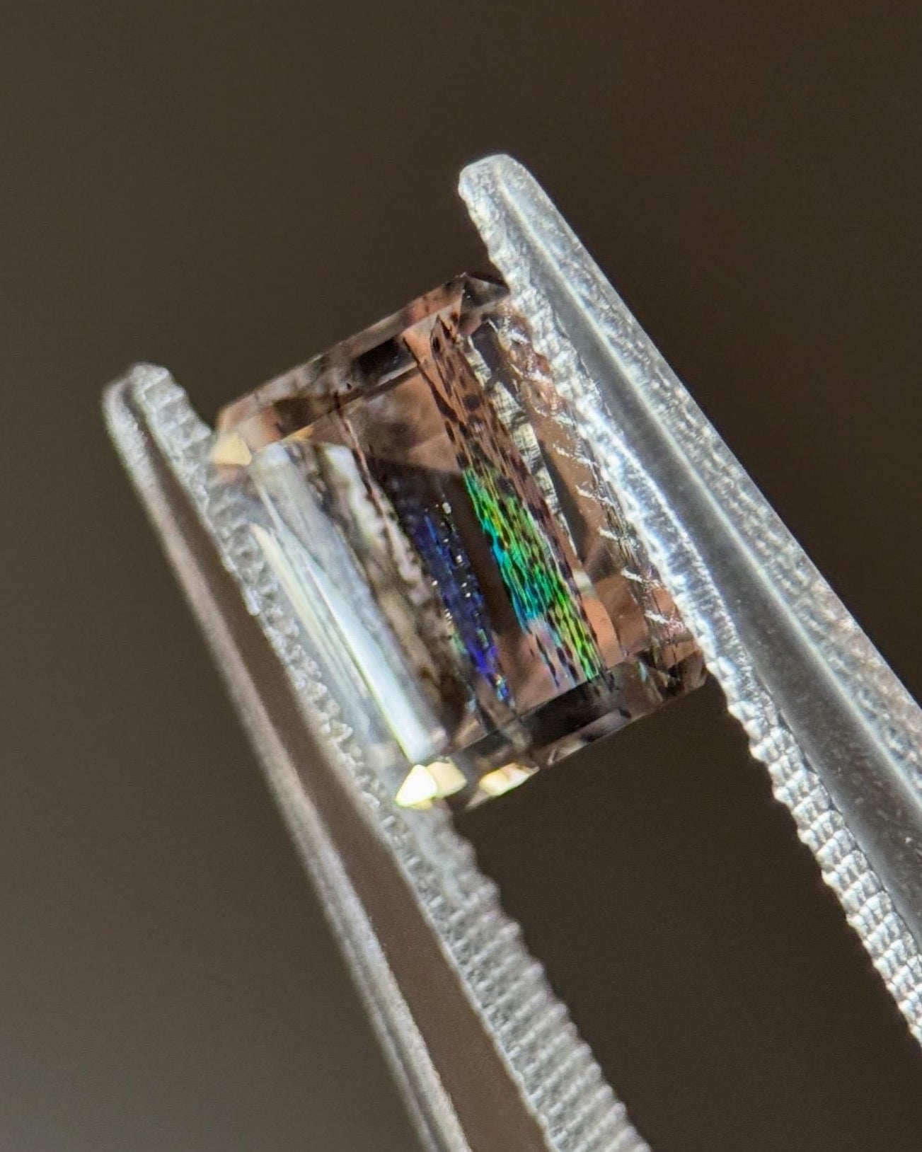 Rainbow scapolite 2.1ct
