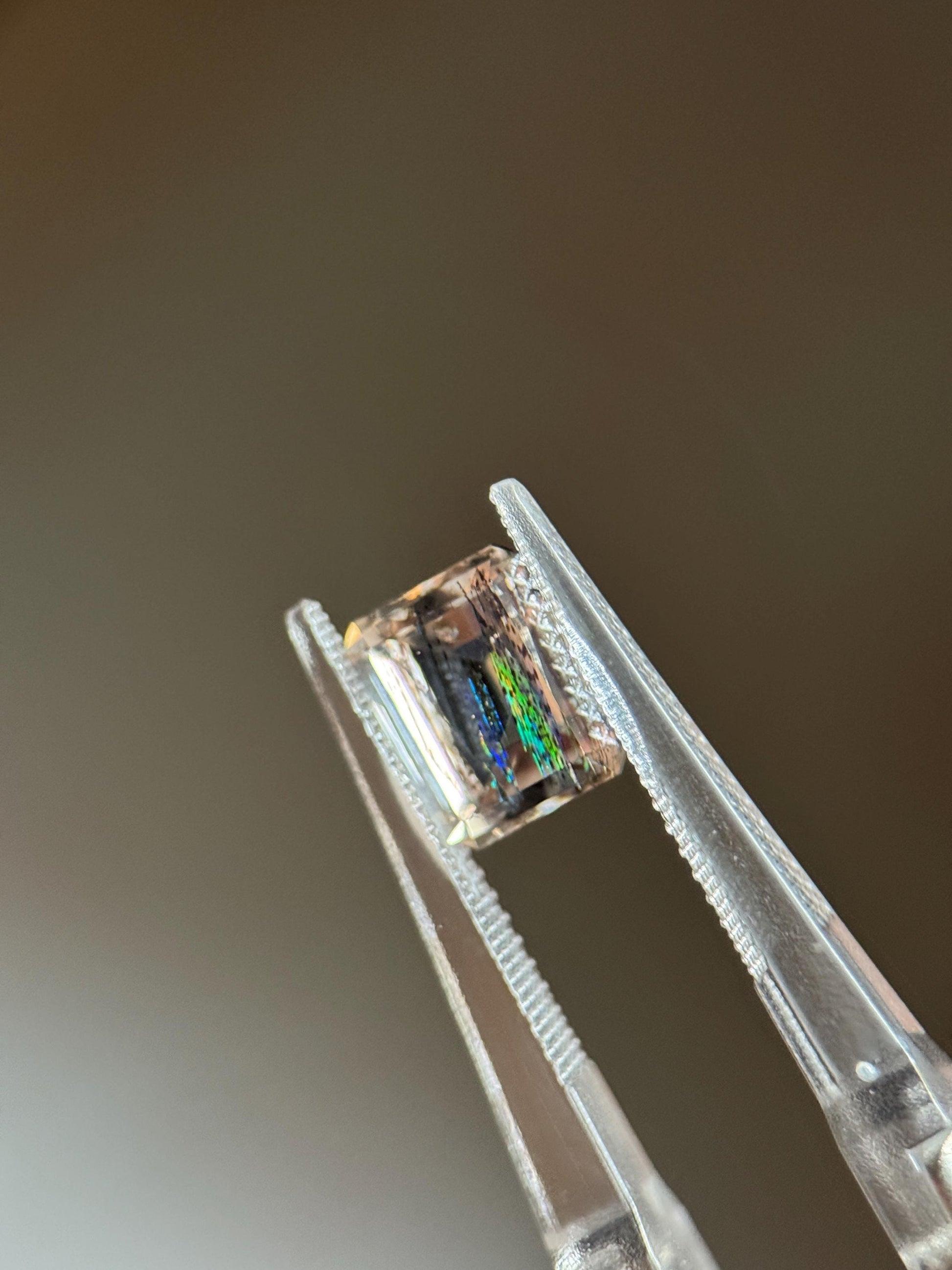 Rainbow scapolite 2.1ct