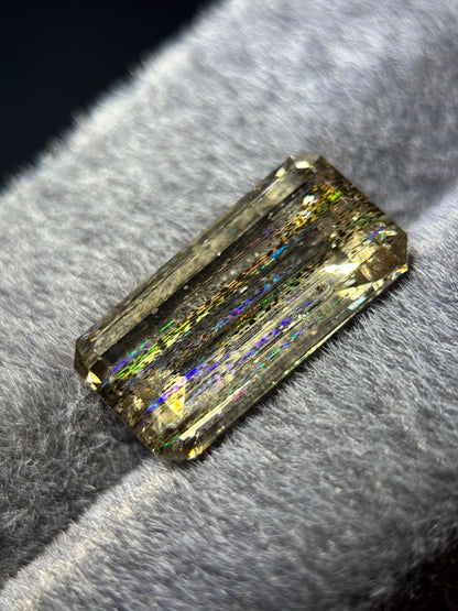 Rainbow scapolite 9ct