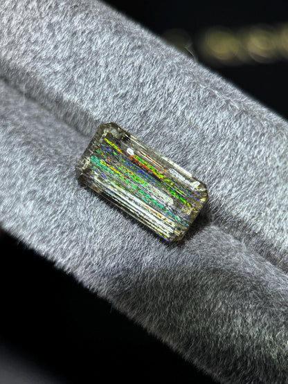 Rainbow scapolite 9ct