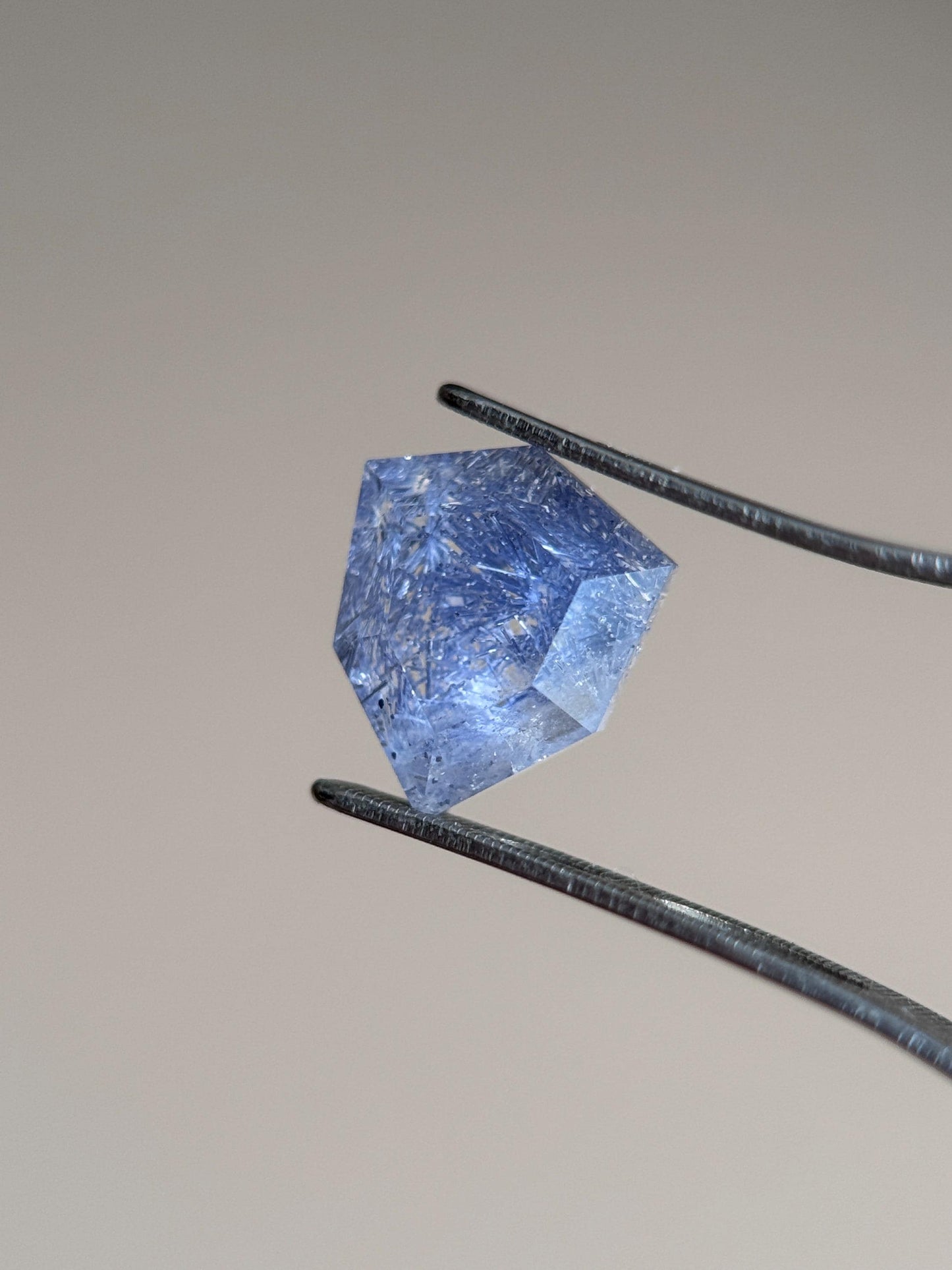 Dumortierite 0.87ct (6.9x5.9mm)