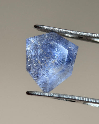 Dumortierite 0.87ct (6.9x5.9mm)