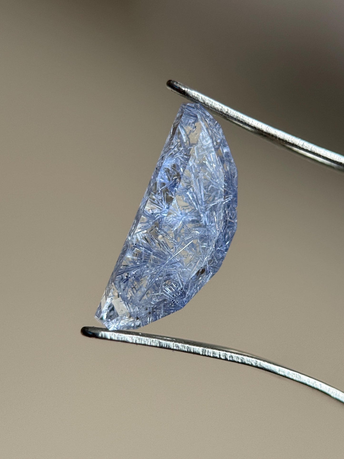 Dumortierite 1.47ct (11.7*4.6mm)