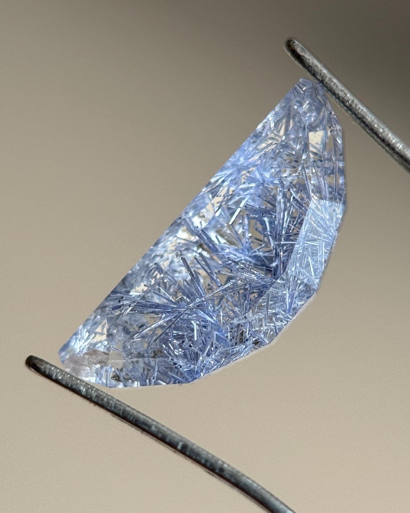 Dumortierite 1.47ct (11.7*4.6mm)