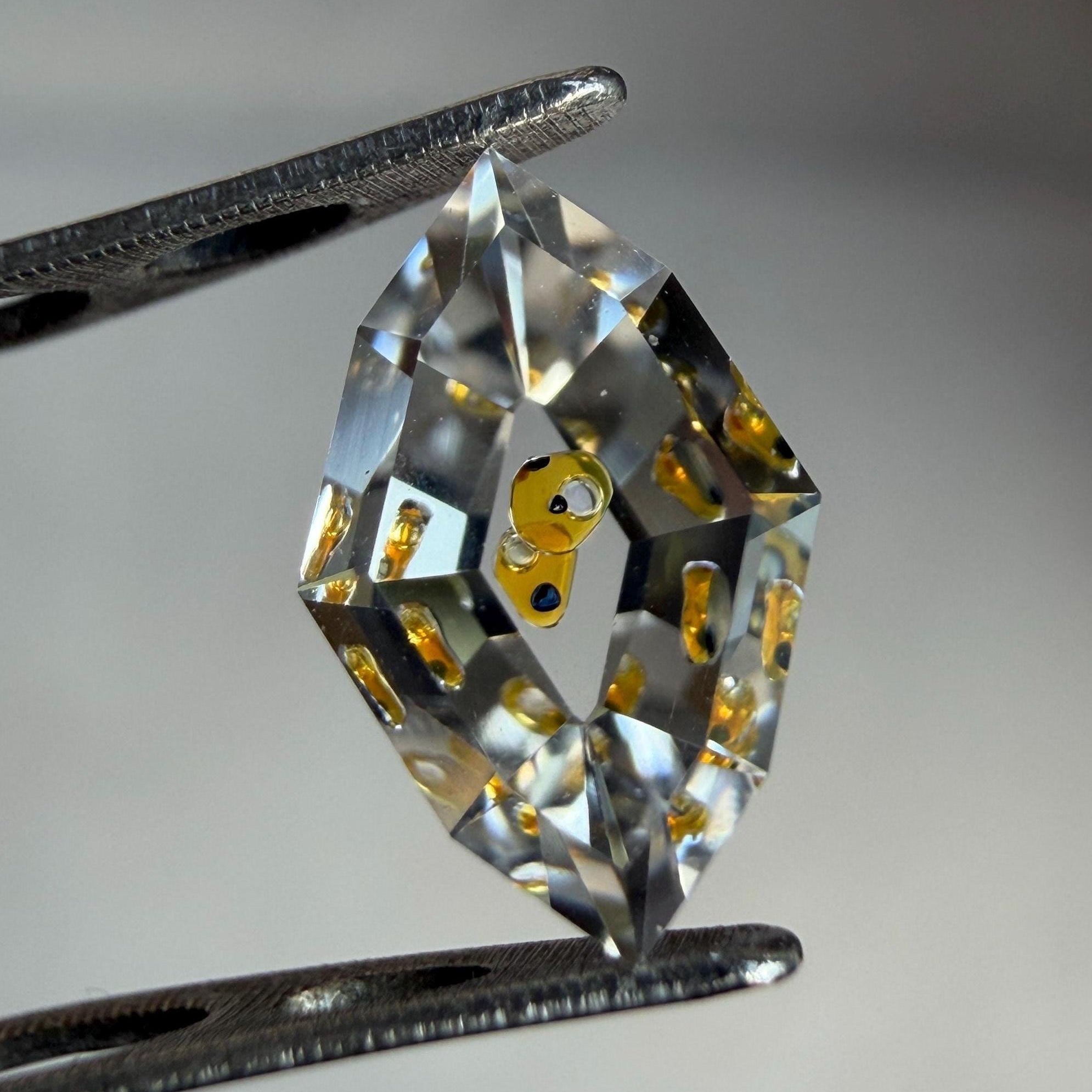 0.73ct Collector's Eye! 3-Phase Petroleum Enhydro | Moving Bubble｜Lozenge Cut | Rare Symmetrical Inclusion