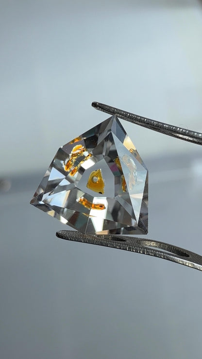 1.96ct Petroleum Quartz - Moving Bubble