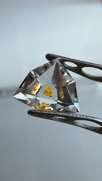 1.96ct Petroleum Quartz - Moving Bubble