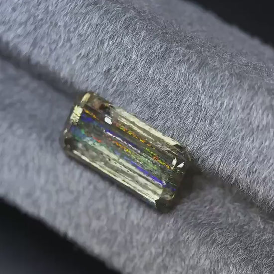 Rainbow scapolite 9ct