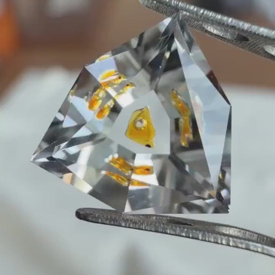 1.96ct Petroleum Quartz - Moving Bubble