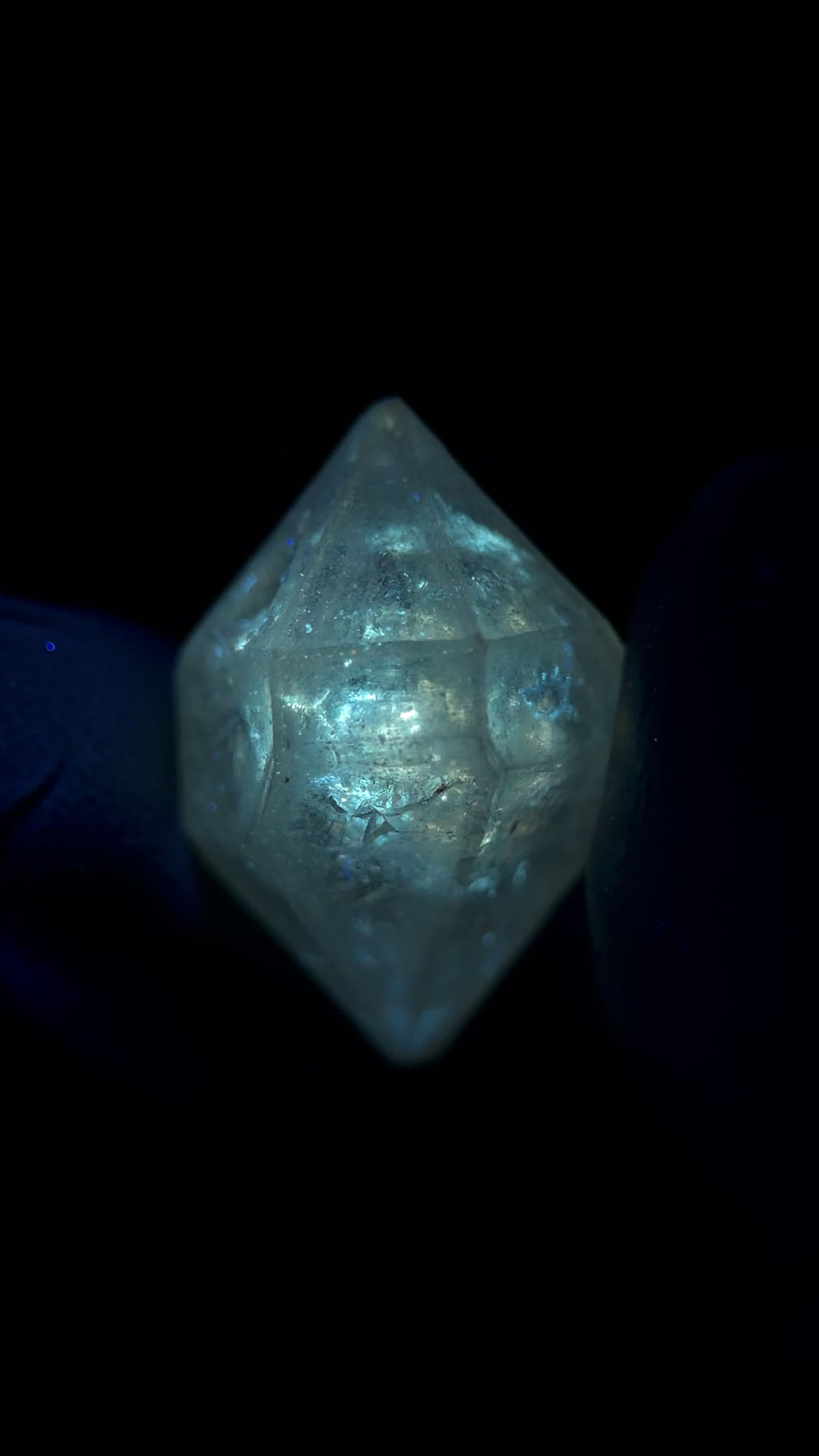 Natural Fluorescent Herkimer Style Petroleum Quartz Crystal Specimen – 23 mm, 5.8 g – Yunnan/Guizhou, China – UV Luminescence