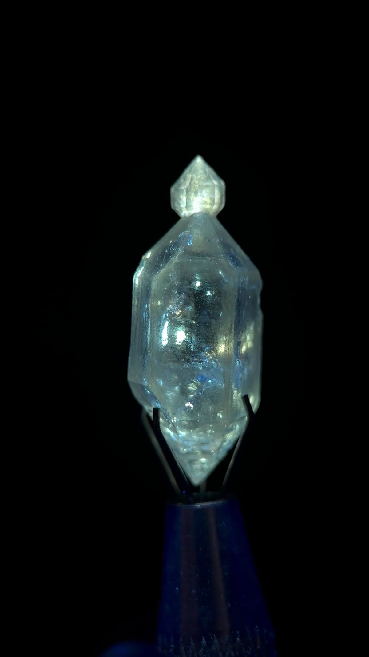 Natural Fluorescent Herkimer Style Petroleum Quartz Crystal Specimen – 22 mm, 1.7 g – Yunnan/Guizhou, China – UV Luminescence