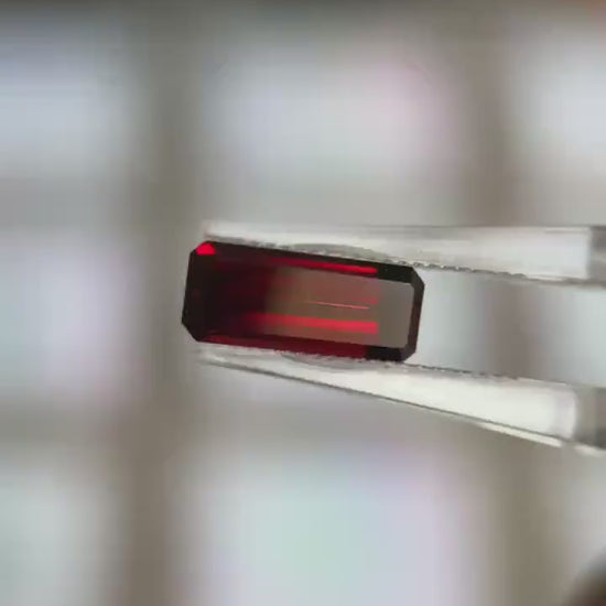 eye-clean garnet 3.7ct