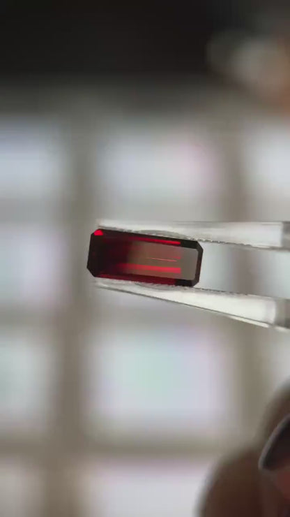 eye-clean garnet 3.7ct