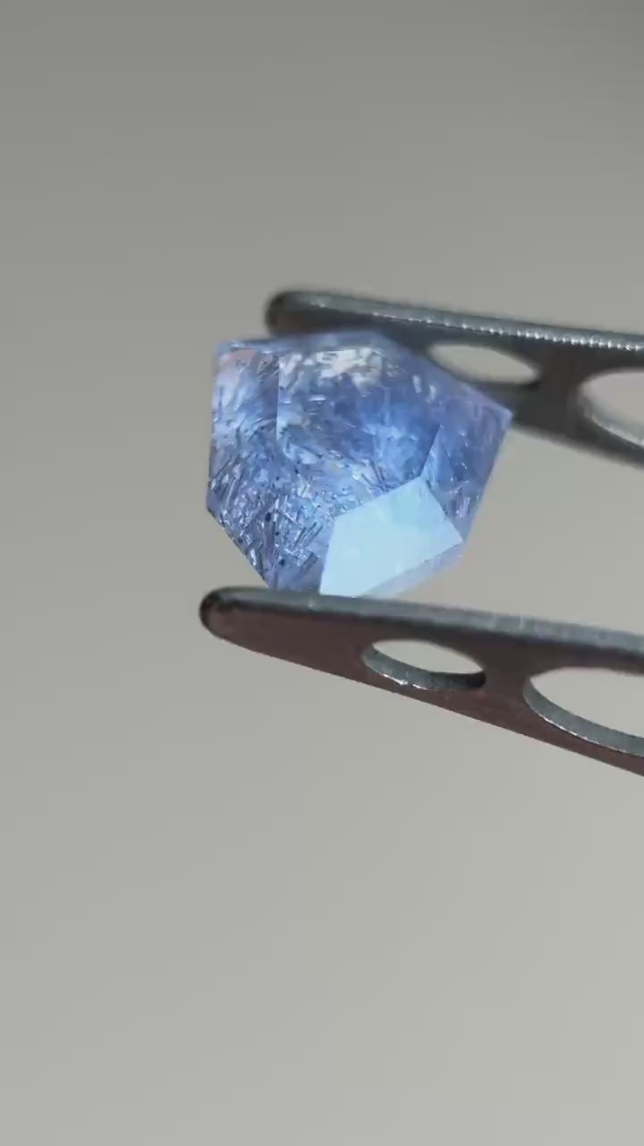 Dumortierite 0.87ct (6.9x5.9mm)