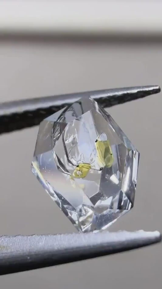 0.57ct Hand-Cut Octagon negative crystal Petroleum Quartz | Golden Enhydro Crystal